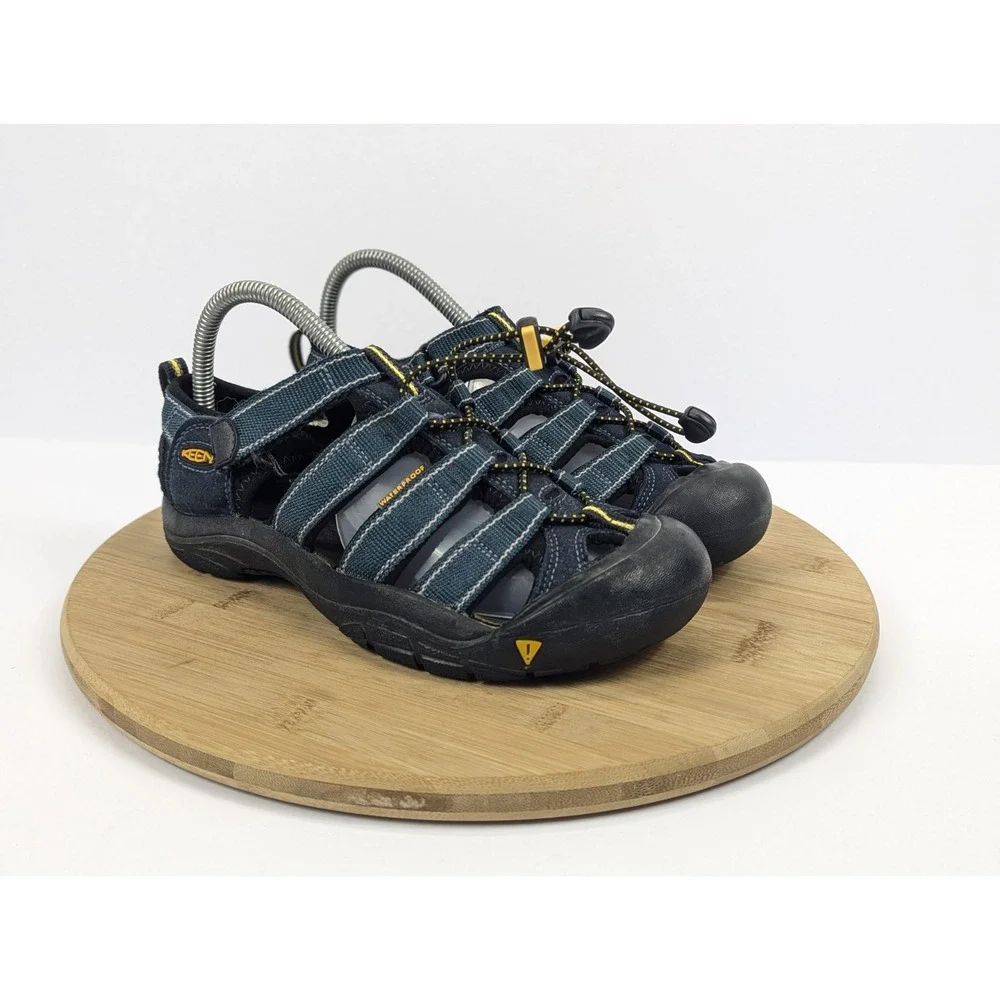 Keen‎ Newport H2 Mens 5 Sandals Hiking Cap Toe Waterproof Camping Green Outdoor
